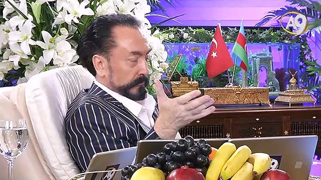 Karl Marks ve bir çok ünlü ateist aslında Allah'ın varlığına iman ediyorlardı ama bunlara insanları Allah'sızlığa çekmek görevi verilmiş