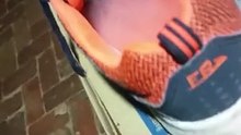 Il fait une découverte terrifiante dans la chaussure de son fils