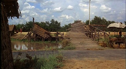 THE MAN WITH THE GOLDEN GUN