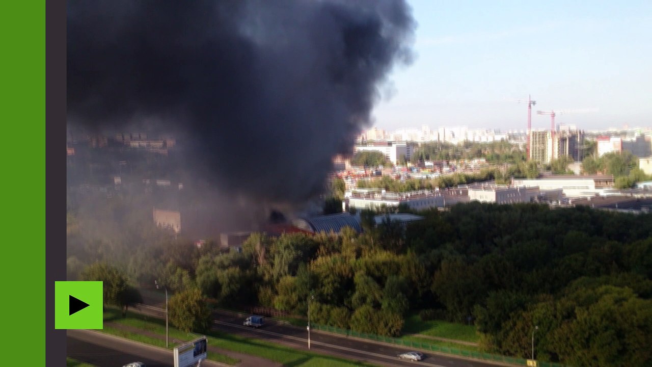 Images aériennes du grave incendie d’un dépôt à Moscou