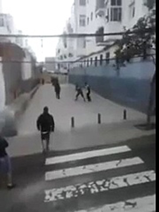 Kavgayı ayıramayan polis