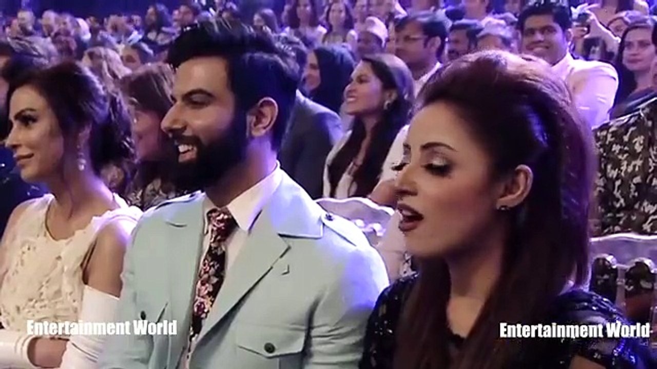 What Ali Zafar Said To Mahira at Lux Awards That Made Everybody Laugh