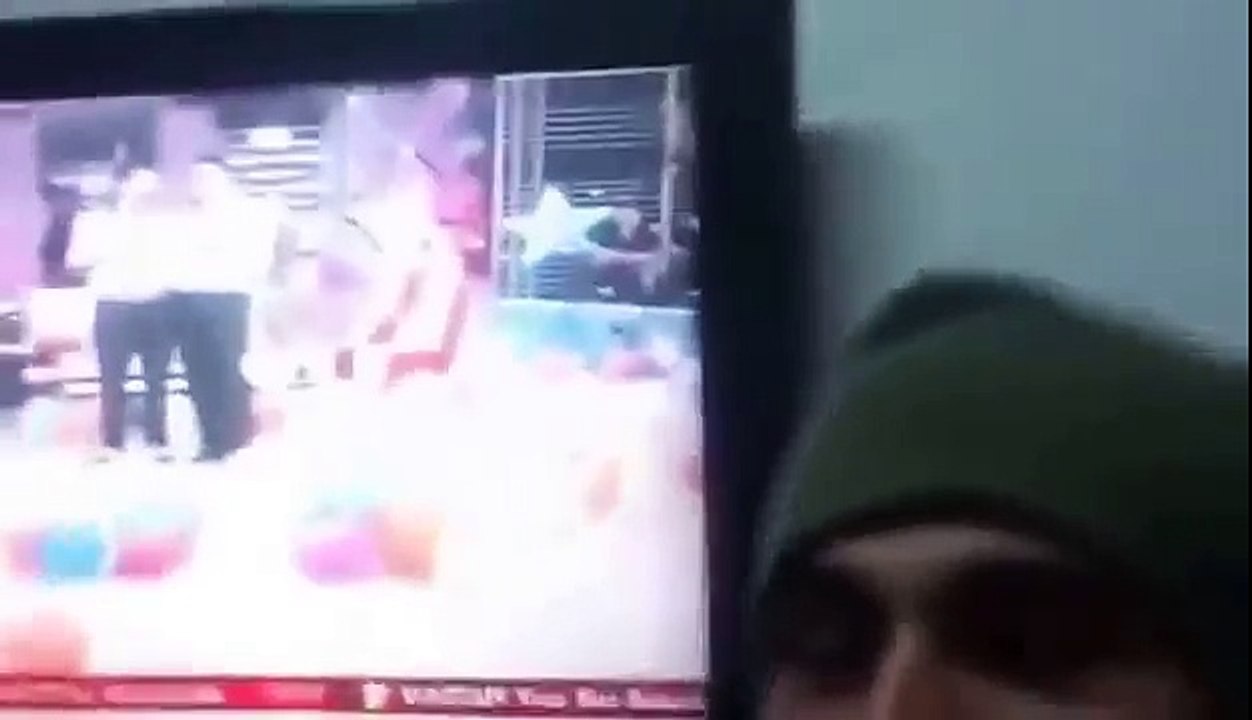 Sevgilisinden Ayrılan Asker Eski Aşkı için Söylüyor  Yüreğine Sağlık