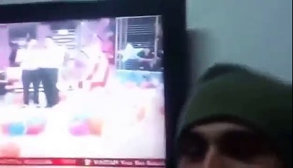 Sevgilisinden Ayrılan Asker Eski Aşkı için Söylüyor  Yüreğine Sağlık