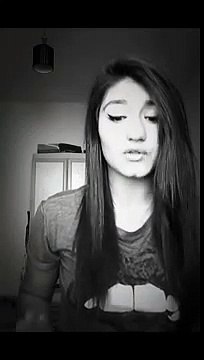 Tatlı Tribün kızından muhteşem beste