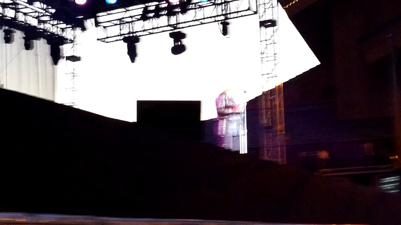 Olivia Newton-John - Hopelessly Devoted To You - Live Snoqualmie 8-25-2016