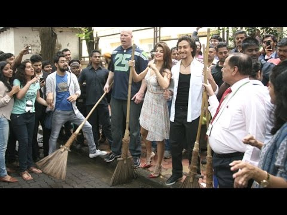 Tiger Shroff, Jacqueline Fernandez & Nathan Jones Sweep Mumbai Streets - A Flying Jatt