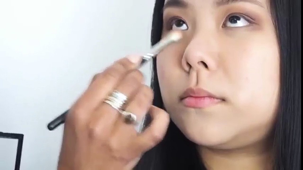 Makeup Tutorial 90's Inspired
