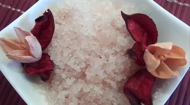 feet spa treatment - feet mixture for feet bath - how to make natural bath for tired feet