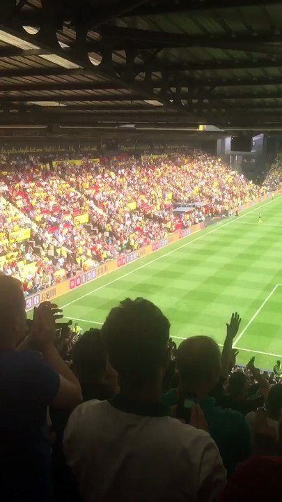 Ozil chant