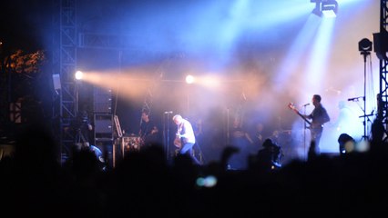 Louise Attaque à la fête des solidarités