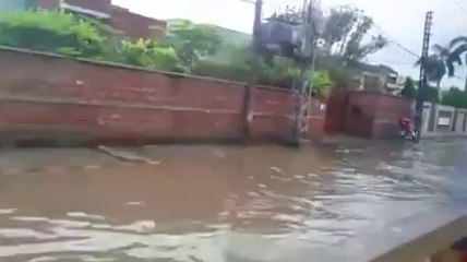 Télécharger la video: Watch Lahore City Roads After Rain Must watch