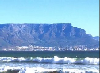 Download Video: Cloud phenomenon over Table Mountain, Cape Town (UFO) May 2011