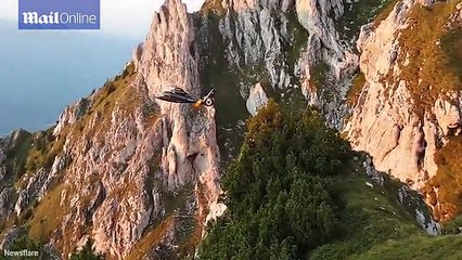 Piloti i helikopterit privat shpeton alpinistin