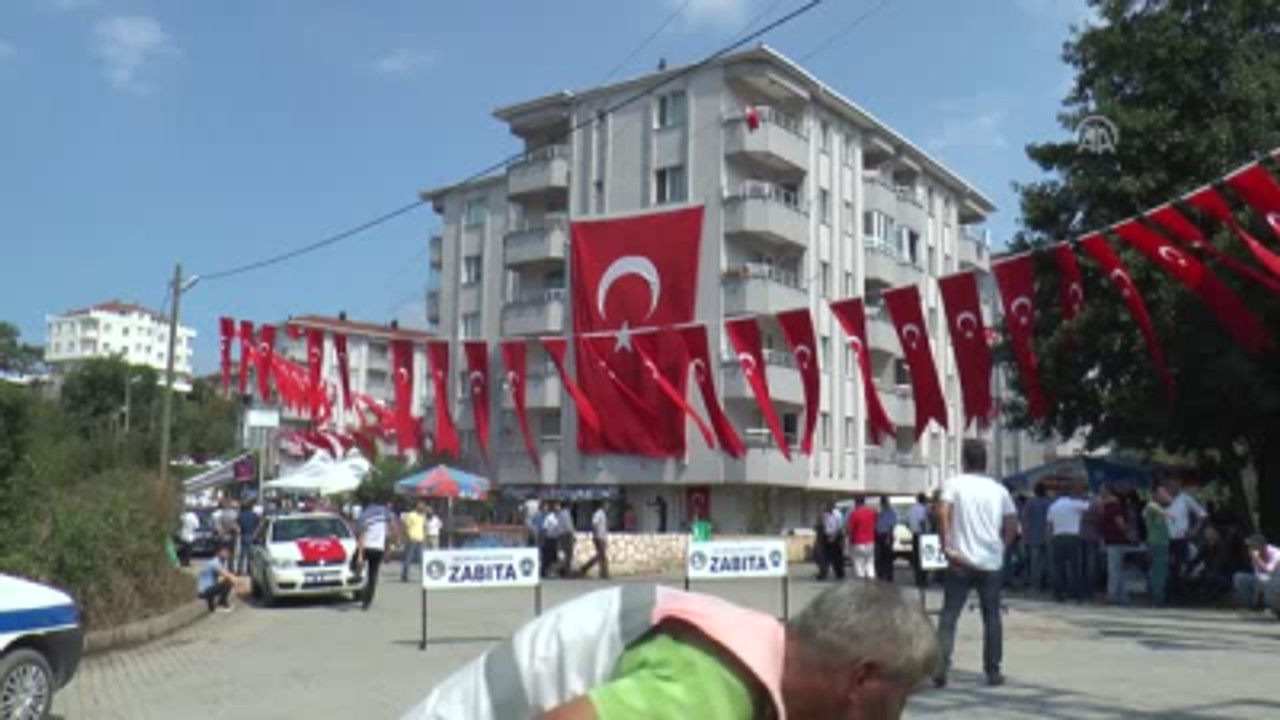 Cerablus'taki Fırat Kalkanı Harekatı - Şehit Uzman Çavuş Ercan Çelik'in Naaşı Babaevinde