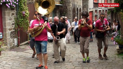 Dinan. Une montée du Jerzual festive et groovy