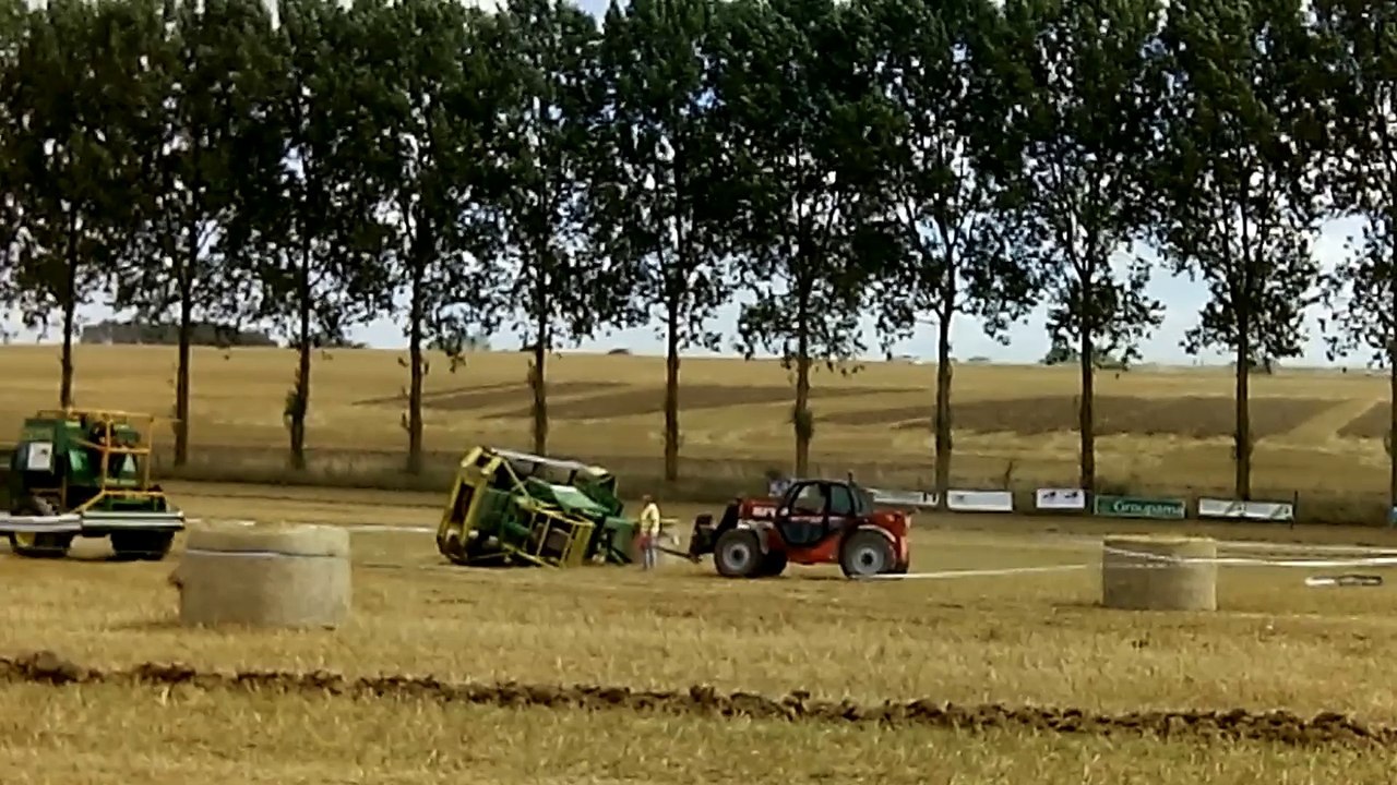 Thiepval : cross de moissonneuses batteuses à Plaine en fête