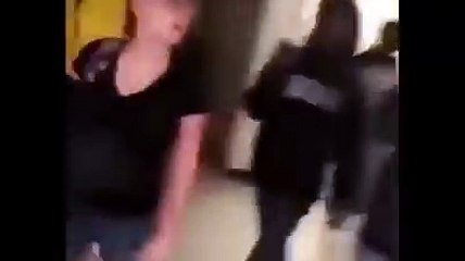 Kız Kavgasını Ayıran Güvenlikçi