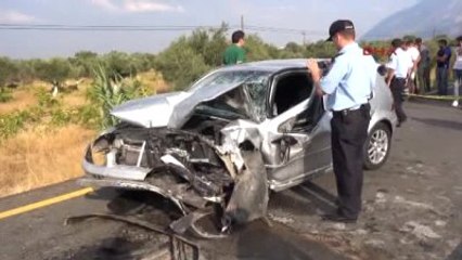 Manisa Virajda İki Otomobil Çarpıştı: 1'i Bebek 2 Ölü, 2 Yaralı