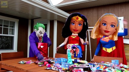 Frozen Elsa & Spiderman’s POOL KISS! w- Joker Maleficent Spidergirl Princess Anna! Superhero Fun -)