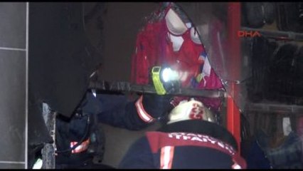 Sultangazi'de Tekstil Mağazasına Molotoflu Saldırı