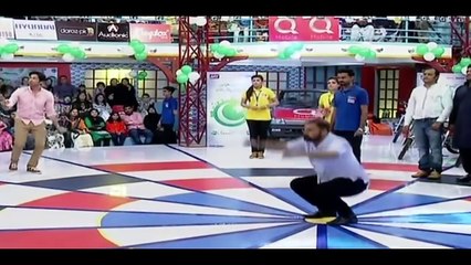 Man’s Pant Got Off in Fahad Mustafa’s Live Show While Doing Sit Ups
