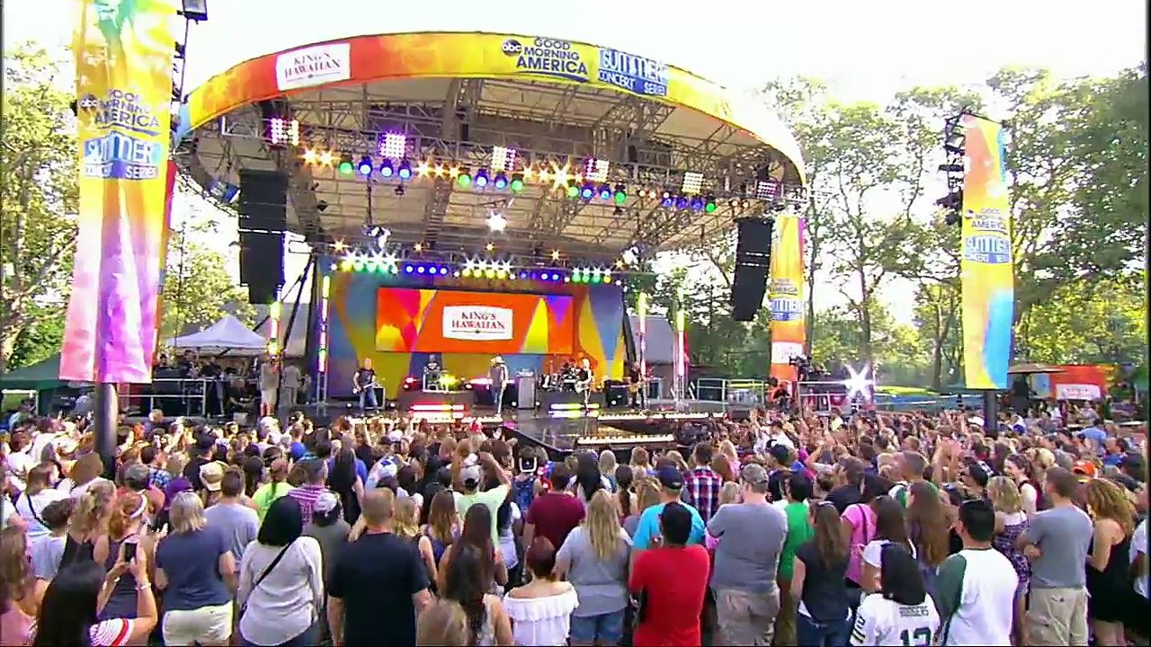 Jason Aldean - Dirt Road Anthem [LIVE GMA PERFORMANCE]