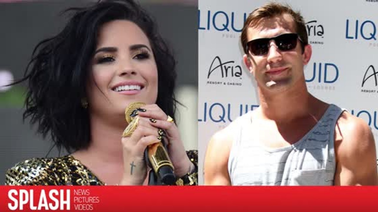 Demi lovato ist mit dem ufc kämpfer luke rockhold zusammen