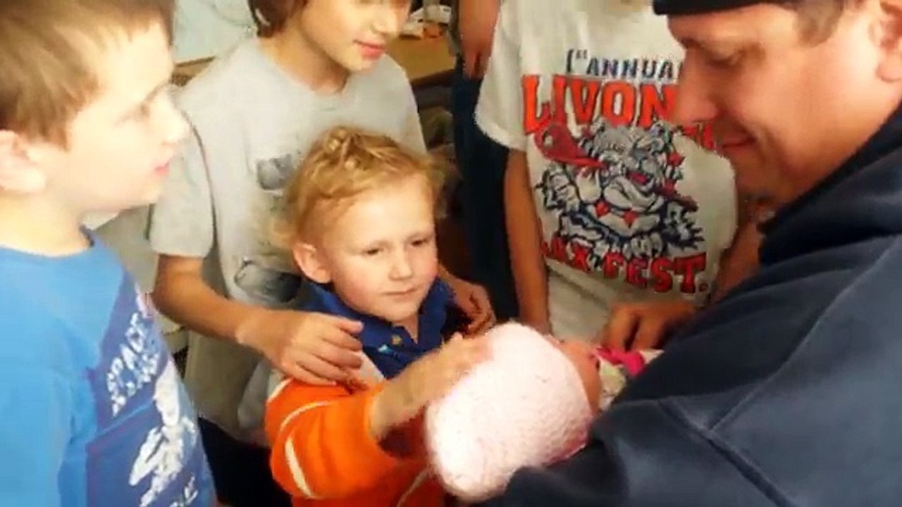 Six brothers just got a new baby sister and they welcomed her in the sweetest way.