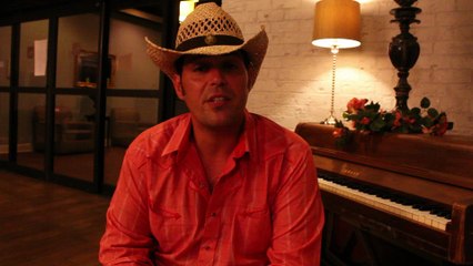 Franz records a special message for Mary at Elvis Week 2016