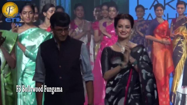 DIA MIRZA ON RAMP FOR CREATION OF FASHION BRAND TULSI SILKS BY DESIGNER SANTOSH PAREKH LFW DAY 5