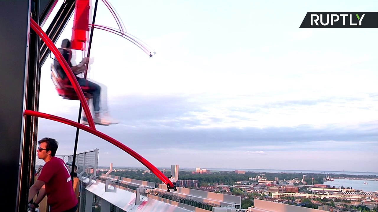 “Over the Edge”, la plus haute balançoire du monde ouvre à Amsterdam