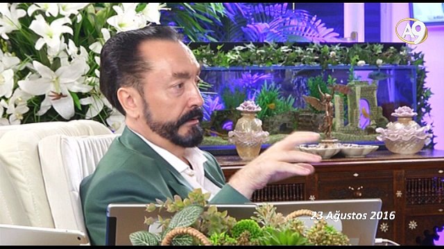 Güneydoğu’daki gençleri PKK politize ediyor. PKK’ıların dayanağı Darwinist eğitim mutlaka kaldırılmalı.