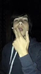 Gars batté avec uno bueno cigar