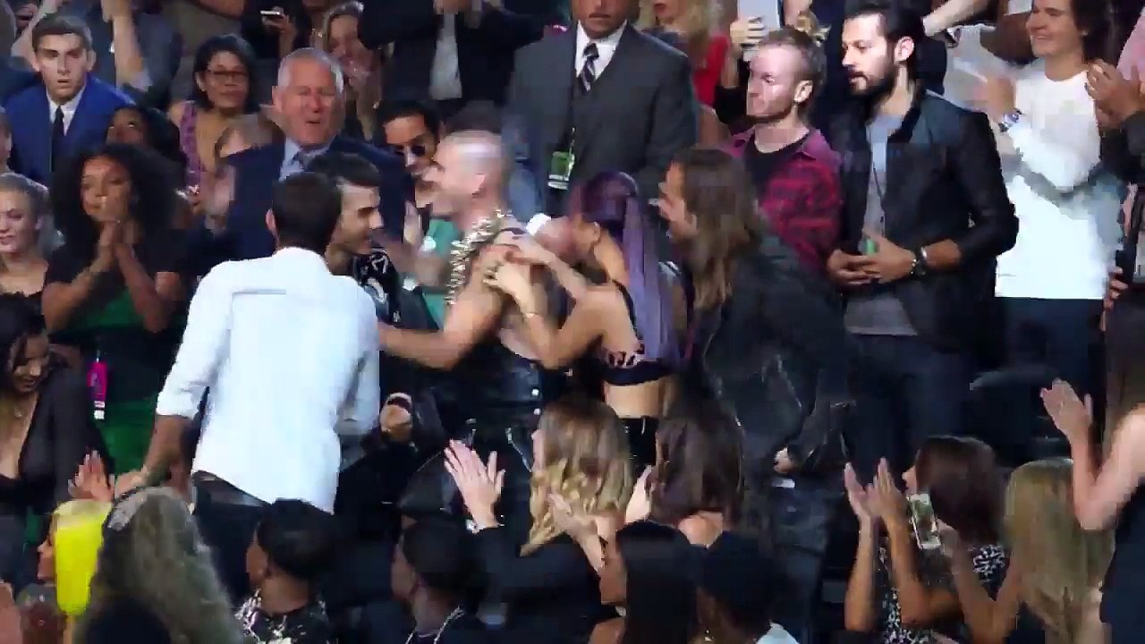 DNCE Wins Best New Artist | 2016 Video Music Awards | MTV