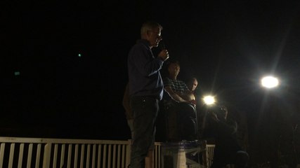 Agriculteurs devant la fromagerie Graindorge