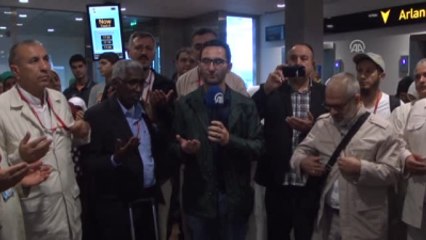 Hacı Adayları İsveç'ten Dualarla Uğurlandı