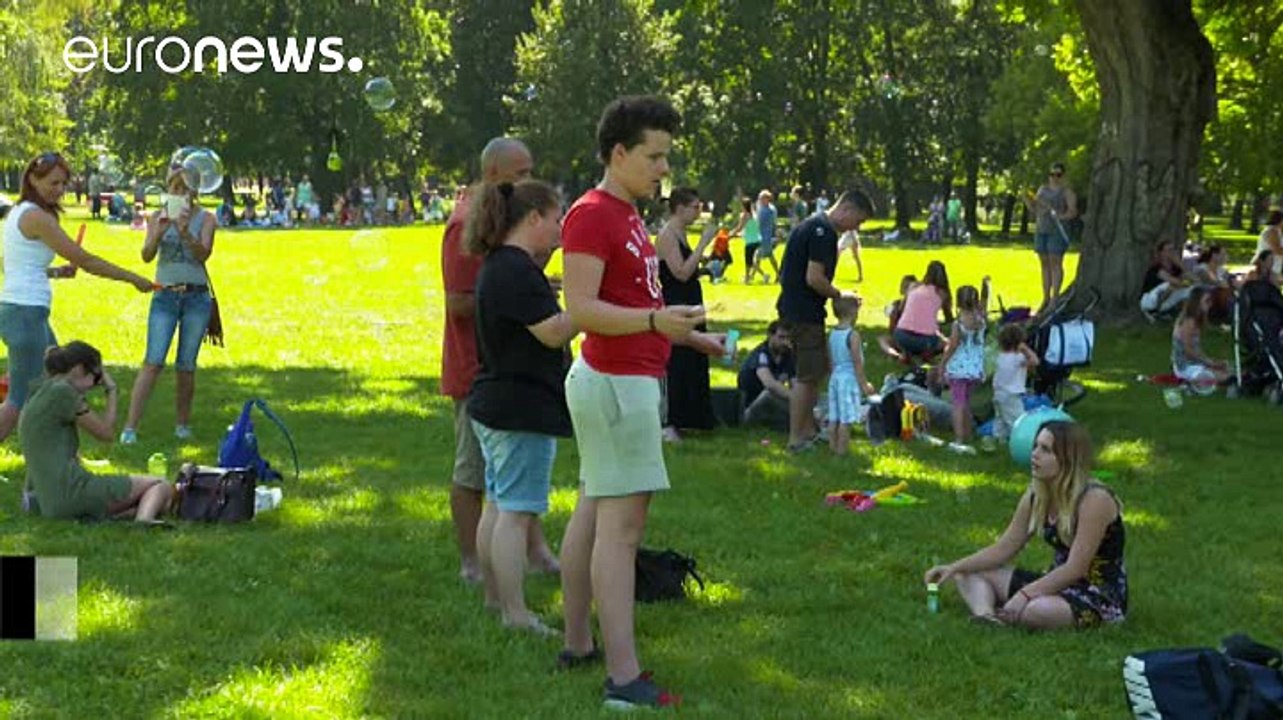 Budapest: Bubble Blowing Day