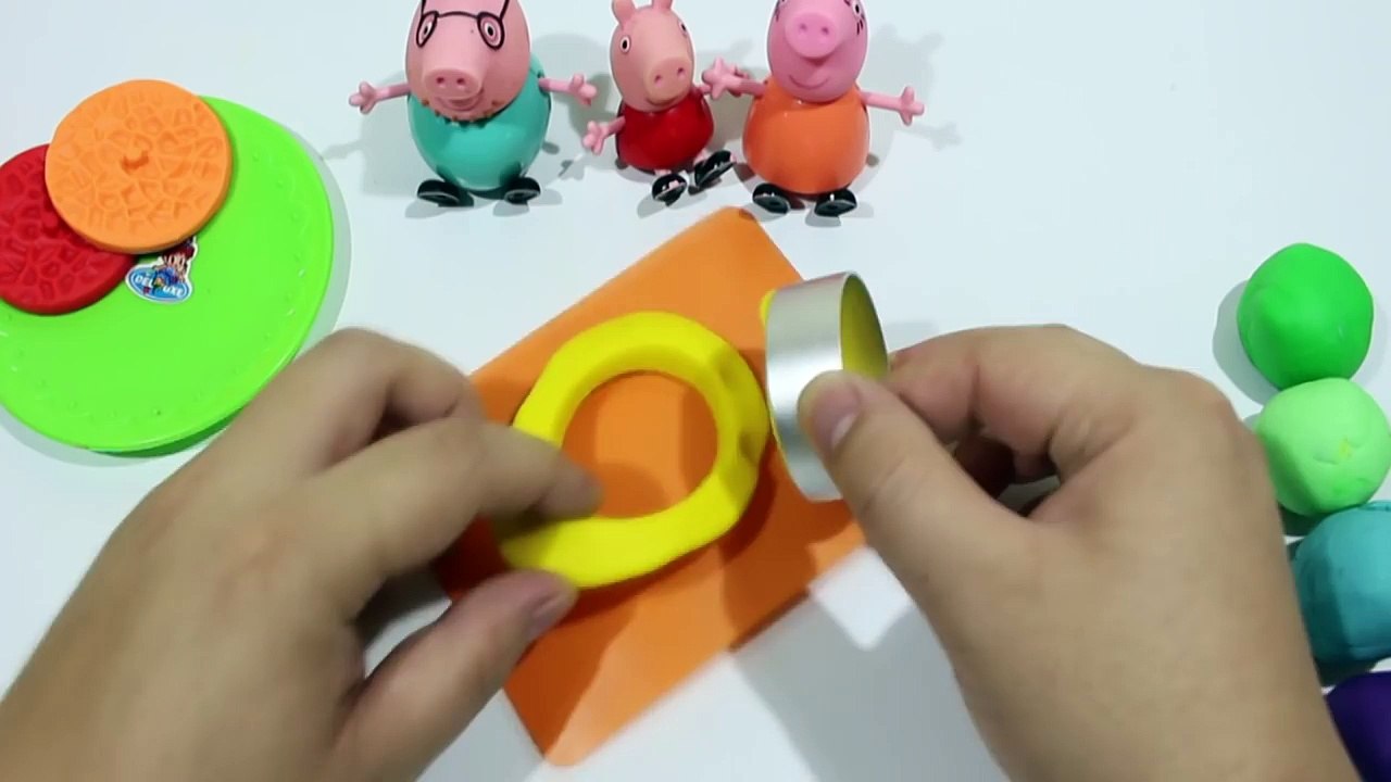 PLAY DOH CAKE RAINBOw!!! - make playdoh cakes rainbow for peppa pig español family
