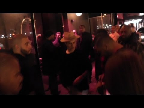 Justin Bieber No Comment on Charlie Sheens HIV-Diagnose