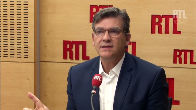 Le coût du service militaire et civil est évalué à 3 milliards d'euros par an par Arnaud Montebourg