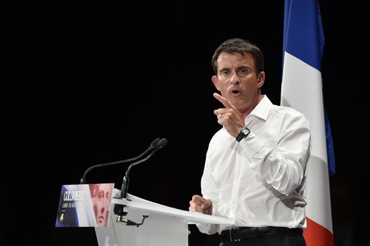 Manuel Valls fustige Nicolas Sarkozy et évoque le sein de Marianne