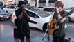 Will.I.Am s arrête en pleine rue pour chanter avec un artiste