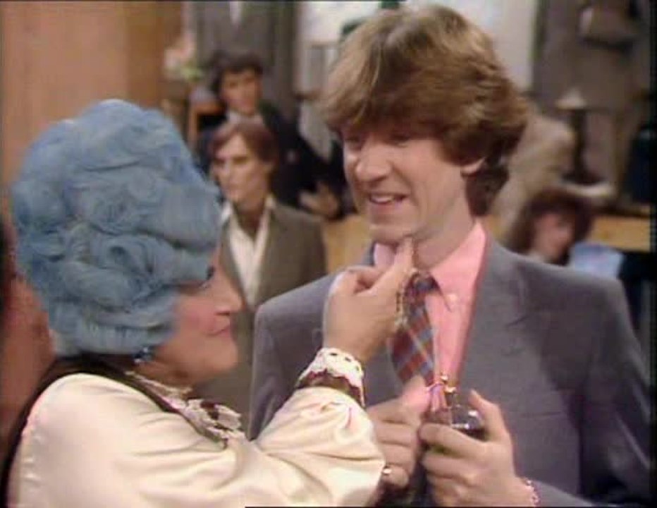 Are You Being Served - S 10 E 7 - The Pop Star