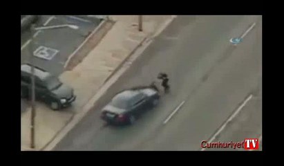 Soyguncuyu yakalayabilmek için polis arkadaşını da vurdu