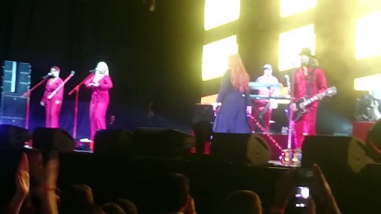 Christina Aguilera - Whole Lotta Love (Live)