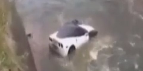 Cet automobiliste crash sa voiture de sport dans une rivière !