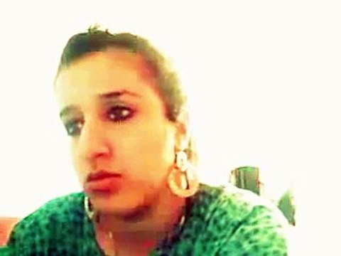 ELLE CHANTAIT ET QUAND TOUT A COUP SA SOEUR ... ! MDR