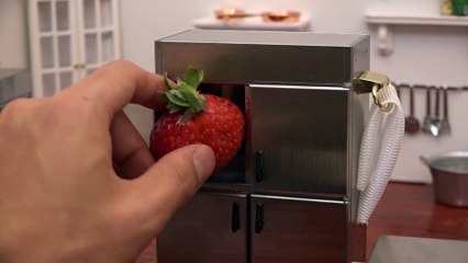 Mini Food cake 食べれるミニチュア いちごのケーキ   Cute Miniature Strawberry Shortcake!