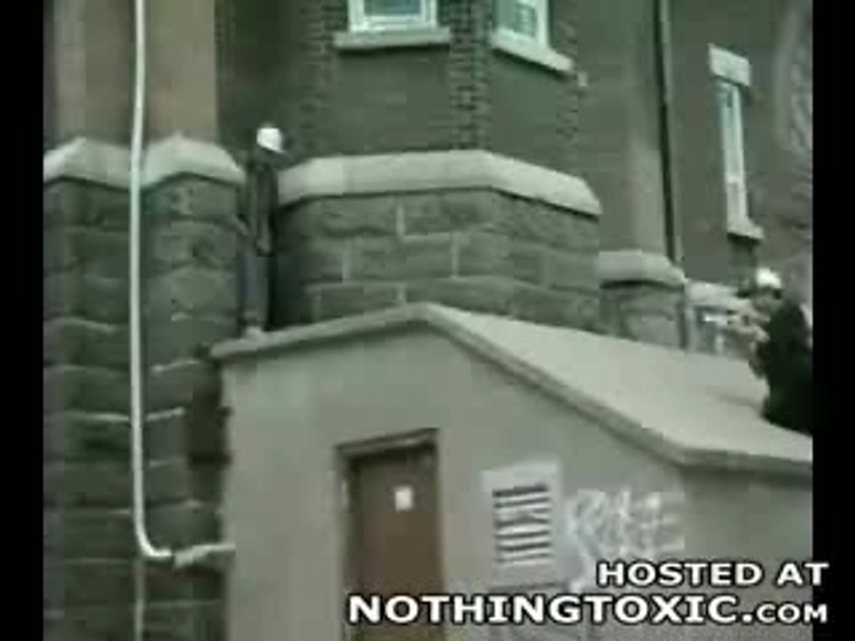 Chute dans une maison